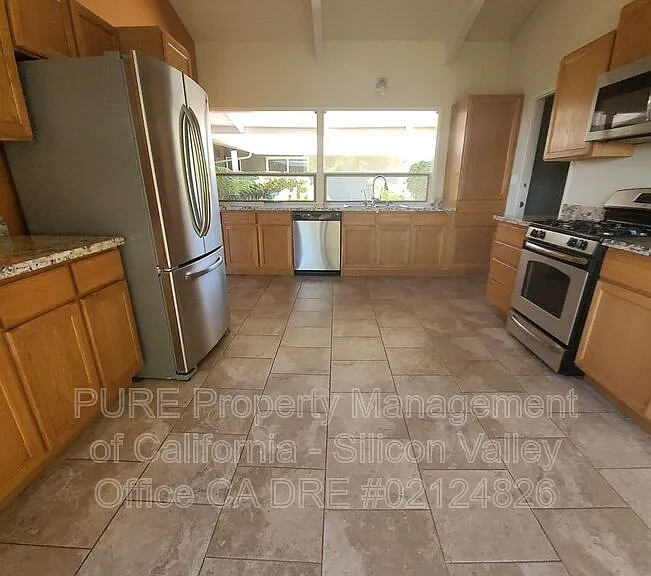21224 Saratoga Hills Rd — Photo 5