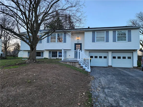 42 Cascade Rd, West Henrietta, NY 14586