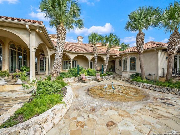 4th image of 47 VINEYARD DR