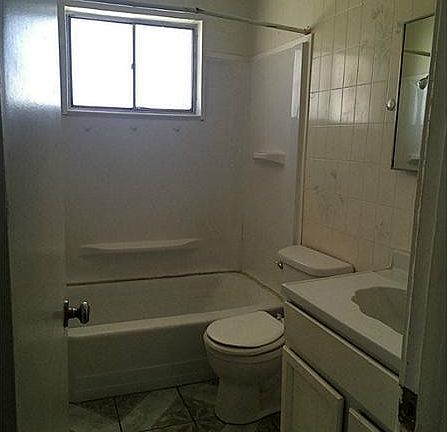 5th image of 5808 Pompano Ave