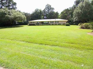 5 Alton Cir, Benton, MS 39039