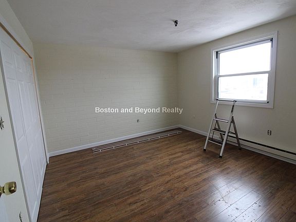 5th image of 115 W Squantum St APT 603