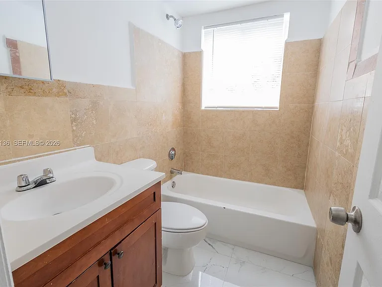 979 SW 10th St #2 — Photo 12