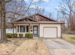701 Oak Hollow Ct, O'Fallon, IL 62269