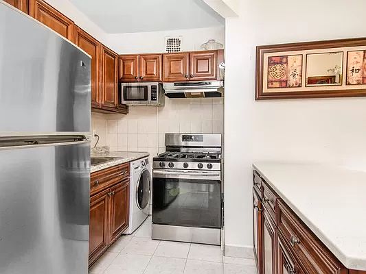 5th image of 350 S 4th St #6B