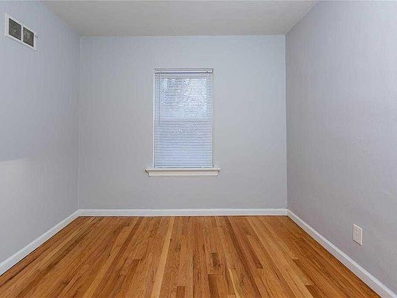 5th image of 7869 Wayne Ave