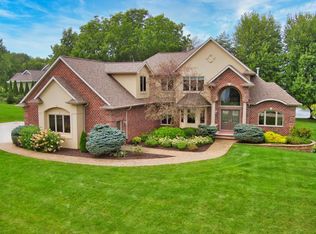 N3239 Feather Ridge Dr, Appleton, WI 54913