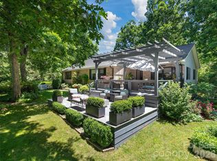 122 Brandon Rd, Hendersonville, NC 28739