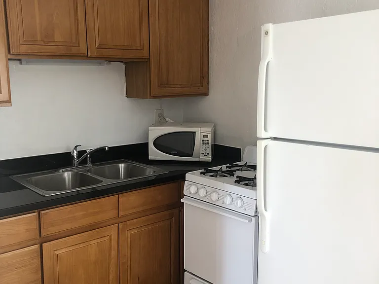 1765 Oxford St — Photo 5