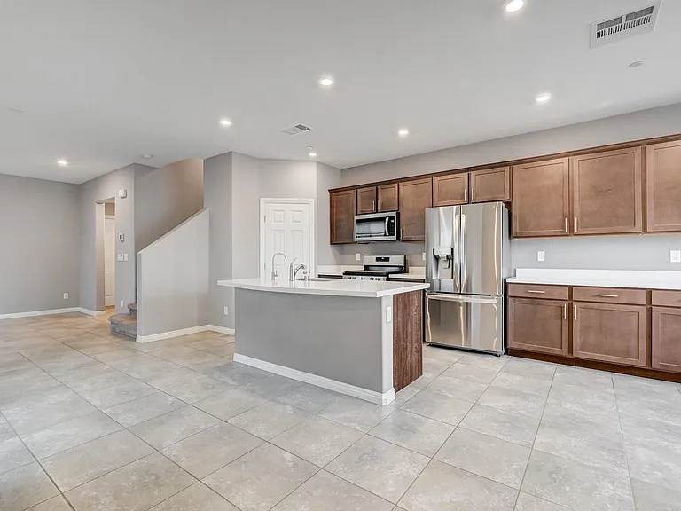 10669 Sariah Skye Ave — Photo 3