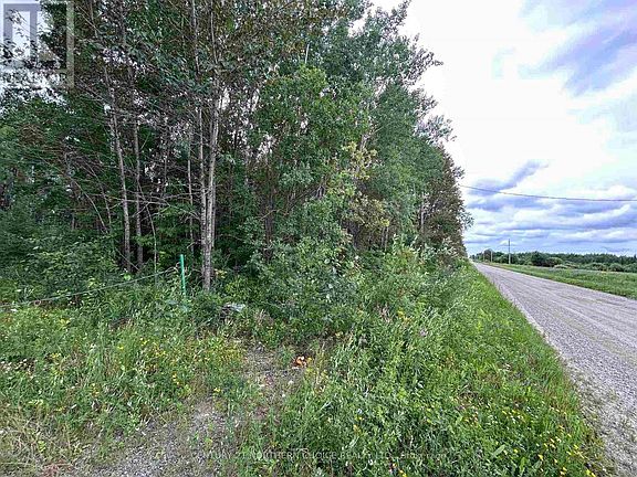 2nd image of 905 Frog Creek Rd