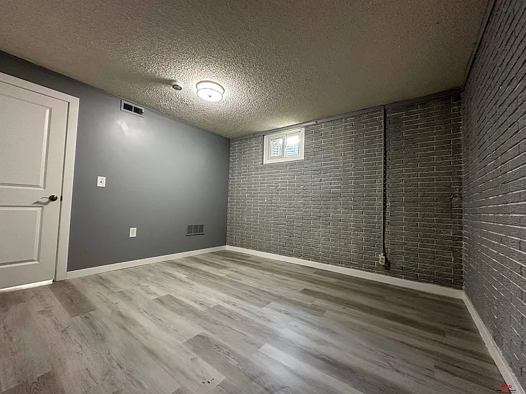 1839 W Arlington Cir — Photo 37