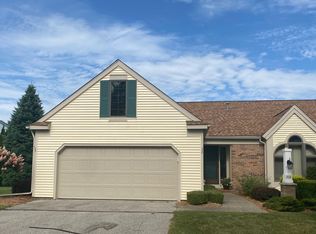 5538 Cedarcrest Ln, Bay City, MI 48706