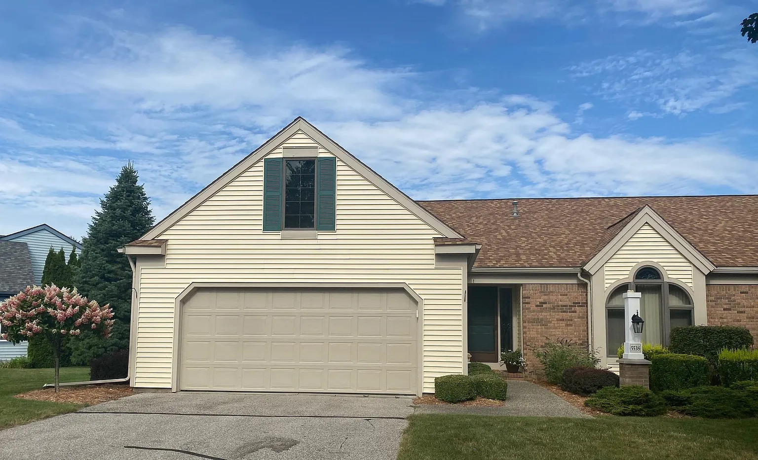 5538 Cedarcrest Ln photo 1