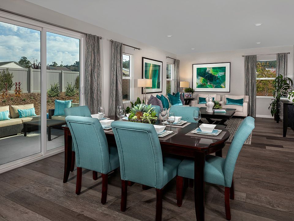 2nd image of 526 Bridle Pl