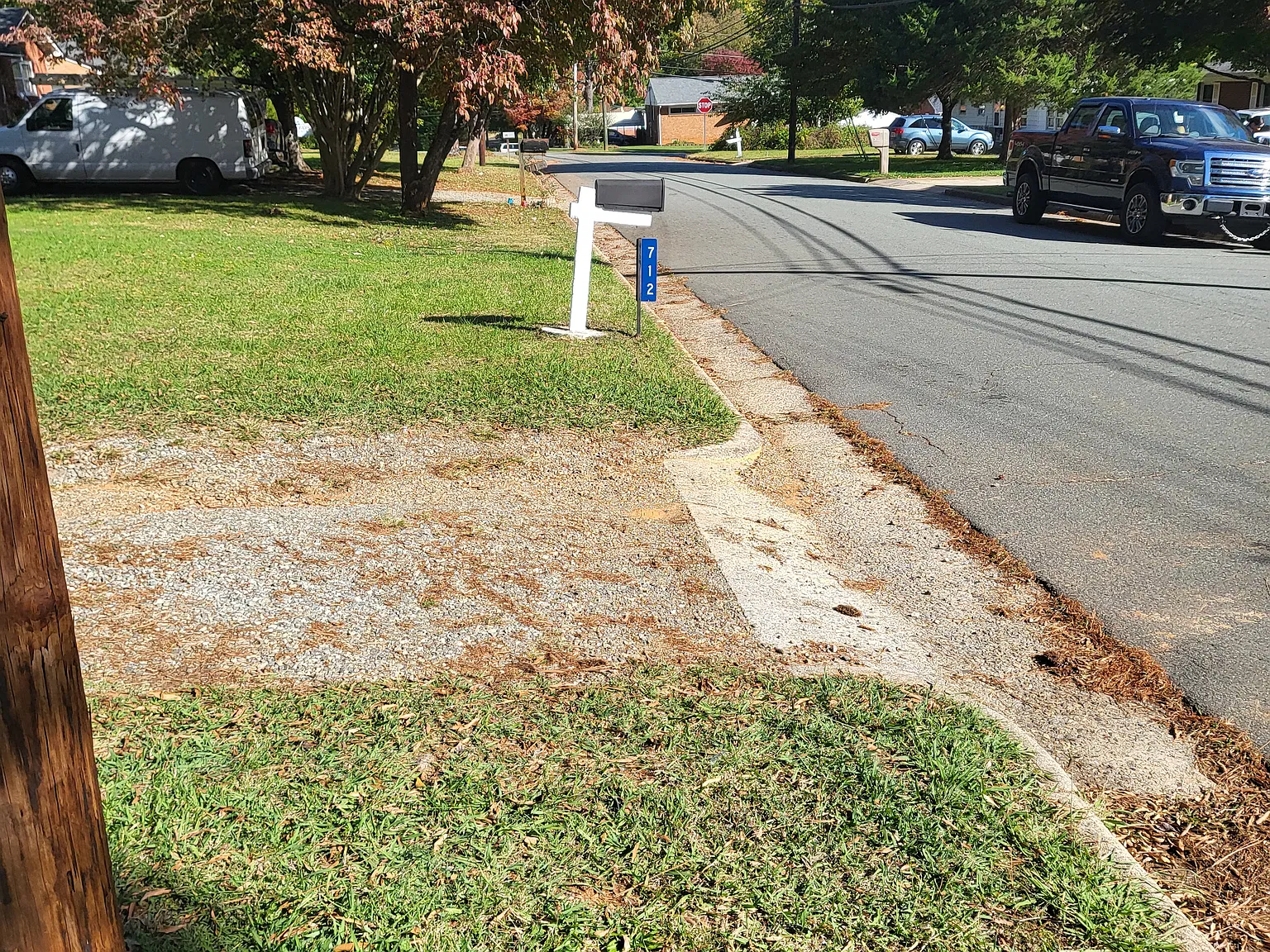 712 Kenwood Dr — Photo 3