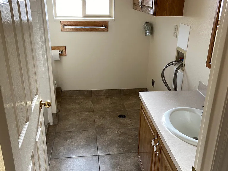 69 N 200 E #4 — Photo 6