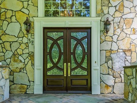 2nd image of 32 Woodvale Dr