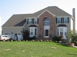 18 McFarlane Cir, Monroe, NJ 08831