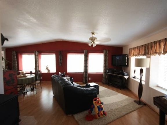 3rd image of 3958 Pineview Ct