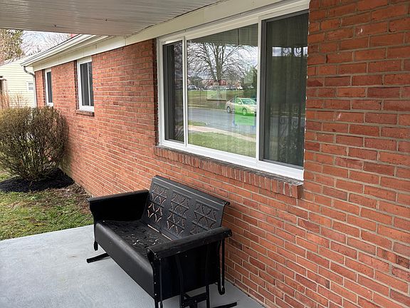 3rd image of 4 Stephen Rd