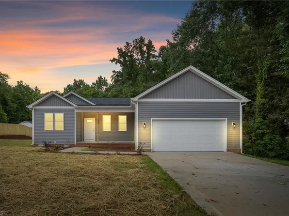 3634 Old Vineyard Rd, Winston Salem, NC 27106