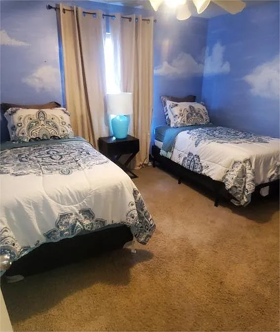 4 bed, 2403 sqft, $5,300 — Photo 4