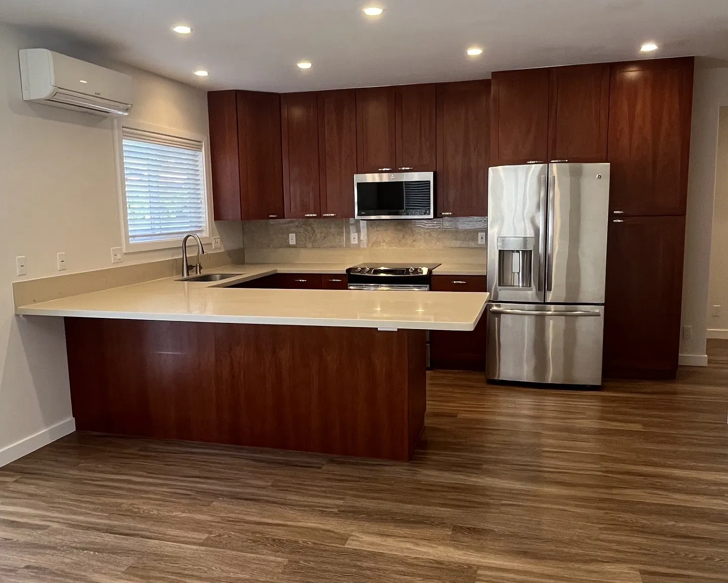 949A 7th Ave — Photo 1