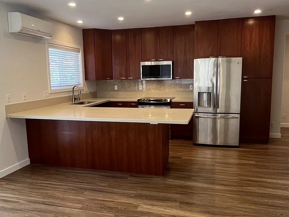 949A 7th Ave