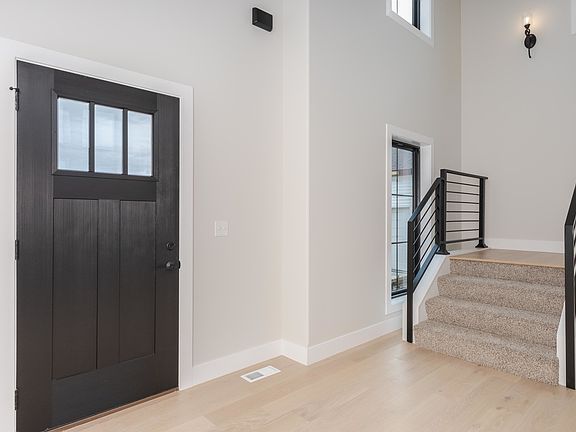3rd image of 5013 Finlen Ln