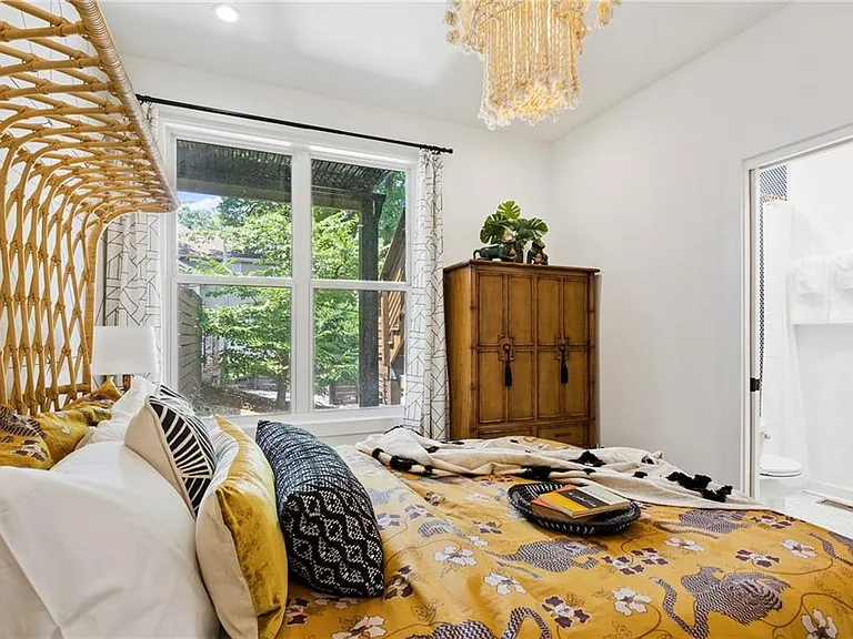 970 Charles Allen Dr NE #B — Photo 21