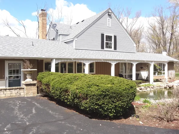 3711 Franklinville Rd, Woodstock, IL 60098