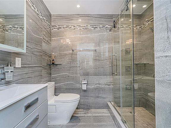 4th image of 2805 Ocean Pkwy APT 8A