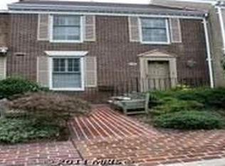 25 Parliament Ct, Baltimore, MD 21212