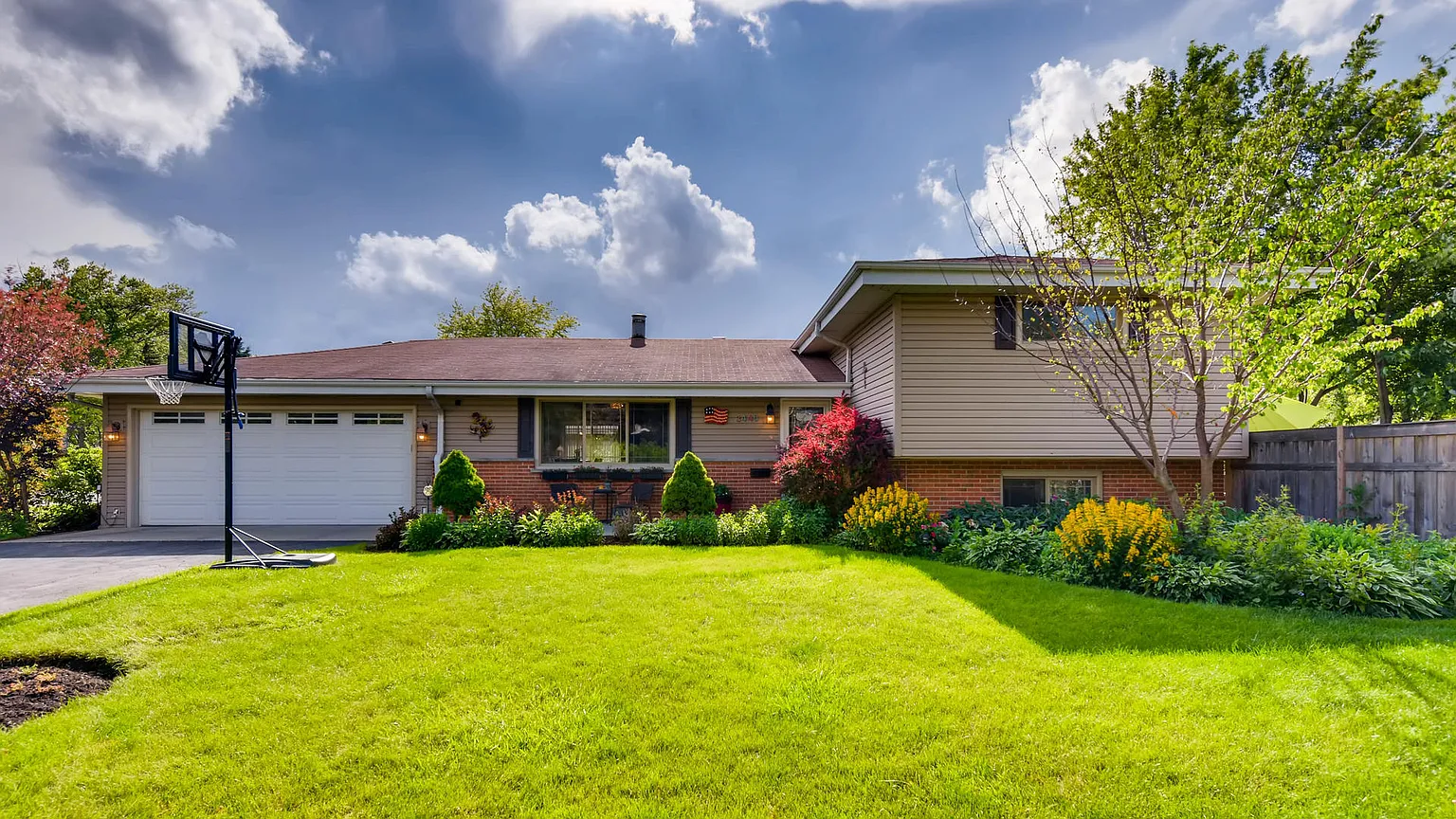 3440 Bellwood Ln photo 1
