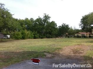 8216 Woods Ln, North Richland Hills, TX 76182