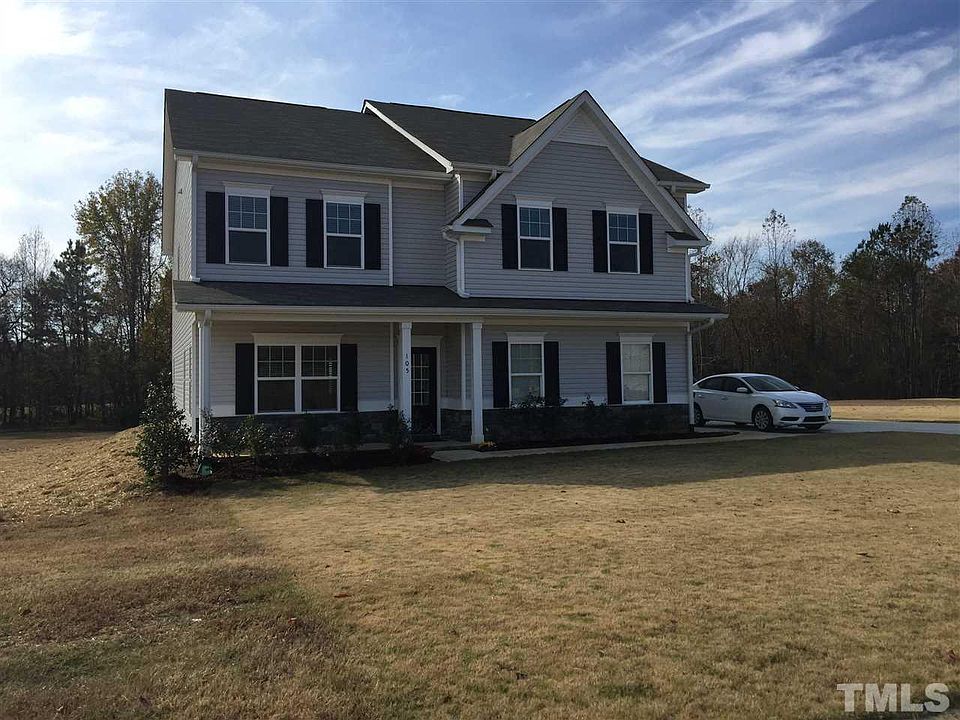 1st image of 105 Live Oak Dr