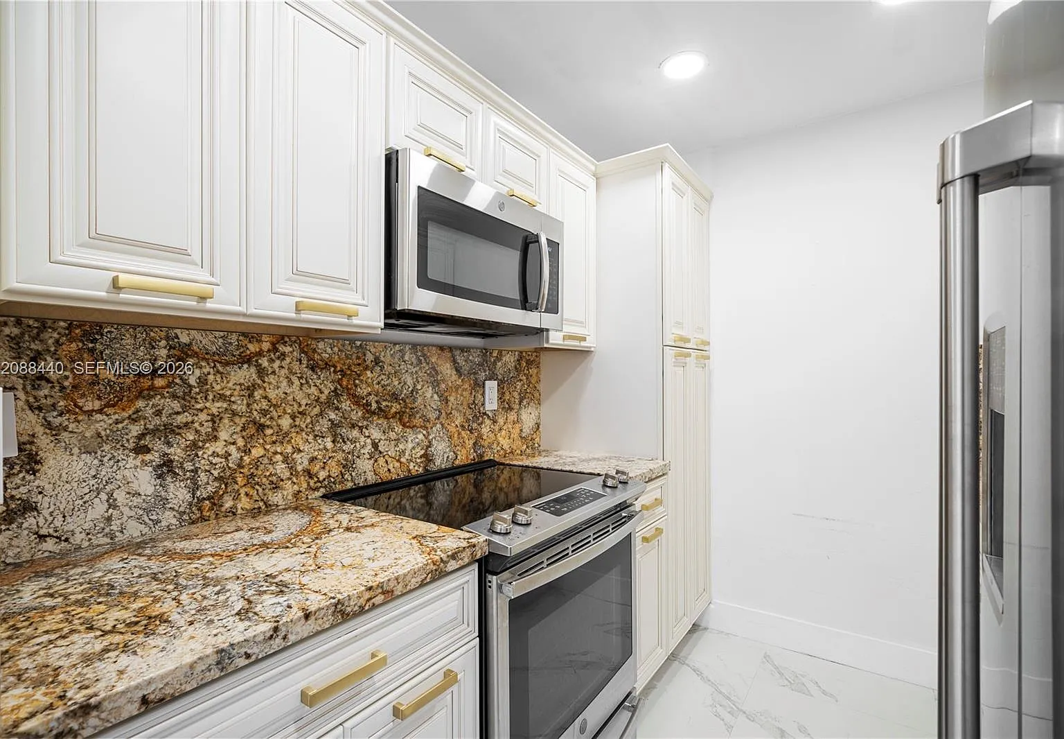 Cypress Village Condo — Photo 4