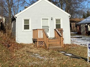 909 Parkview St, Joliet, IL 60436