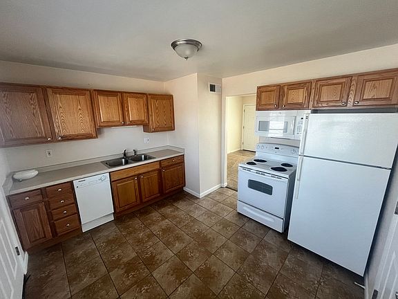 2nd image of 1226-32 E Columbia St #1230