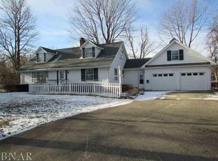 901 Hanlin Ct, Normal, IL 61761