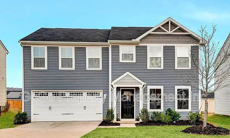 8 Torrington Dr — Photo 1
