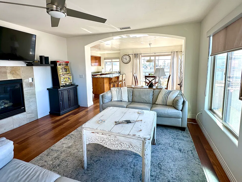 833 Felspar St