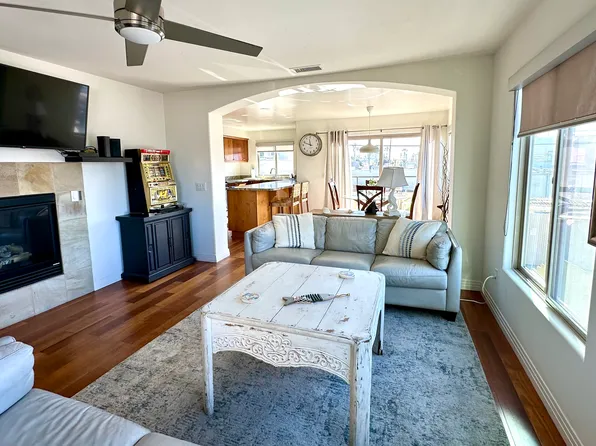 833 Felspar St, San Diego, CA 92109