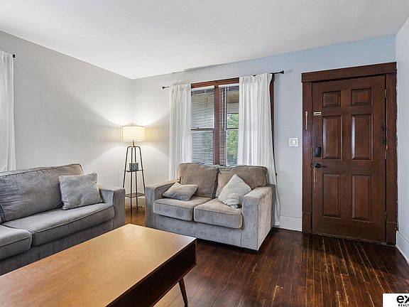 4th image of 4806 Charles St