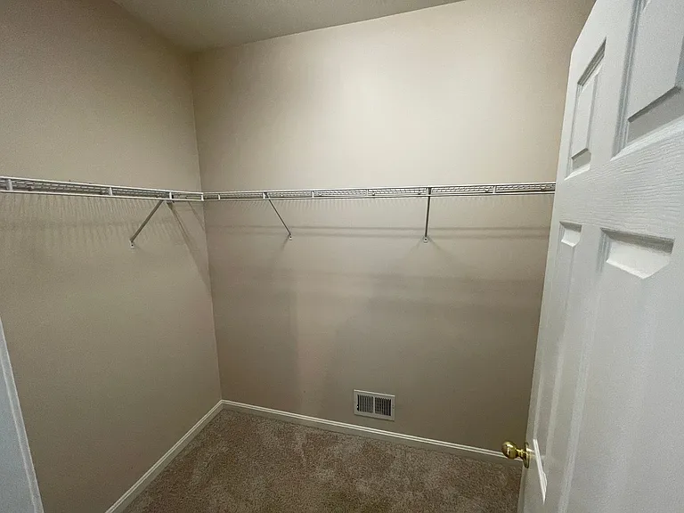 321 Arlington Meadows Dr — Photo 14