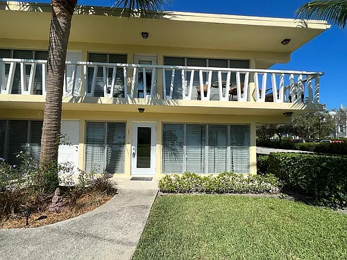 2755 NE 28th Ave #C1 Photo 1