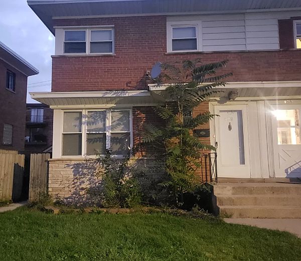 1st image of 458 Oak St