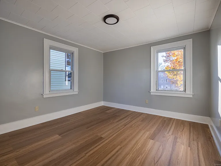 216 Howard Ave — Photo 13