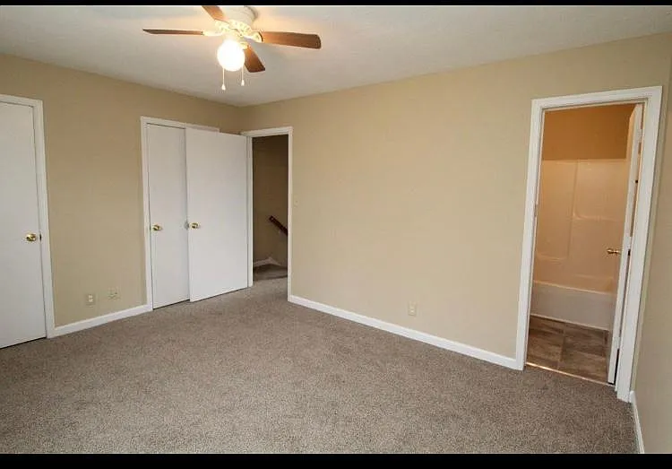 2447 Caroline Dr #C — Photo 3